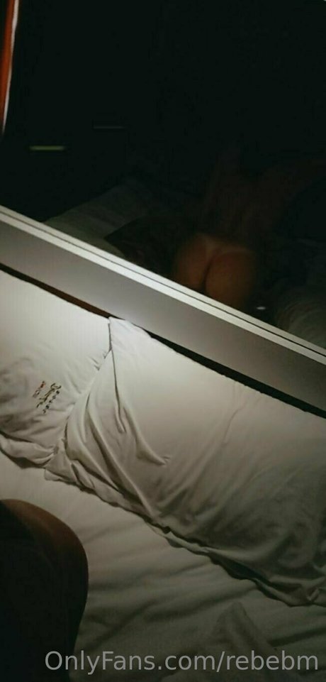 Rebeca Burgos erotic model photo