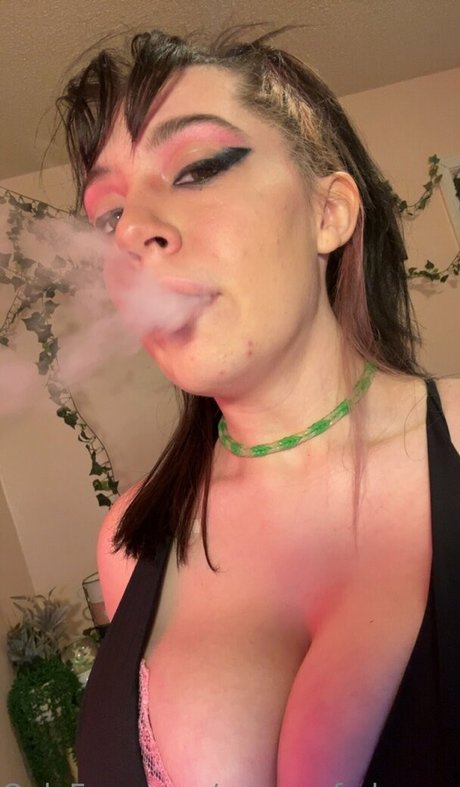 zoeybenzz nudes actress pictures