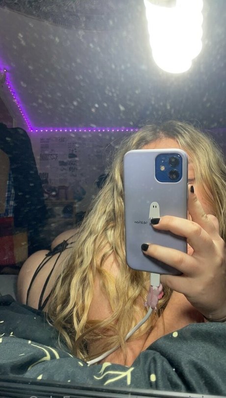 zoemalvina model hot photo