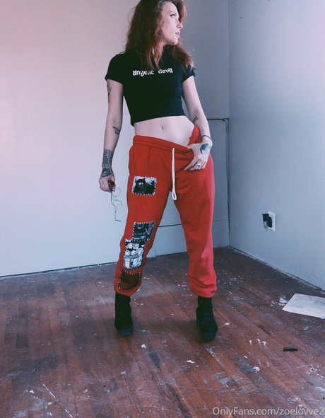 zoelovve free sex model images