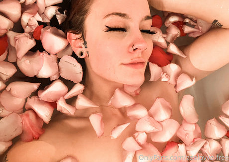 zoelovve free art pornstar picture