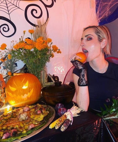 Zoe Lister Jones star xxx pictures