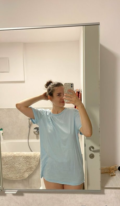 zoenafree model exclusive gallery