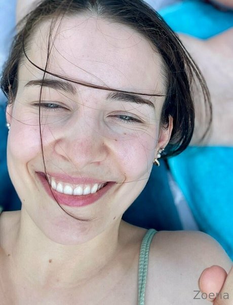 zoenafree star naked picture