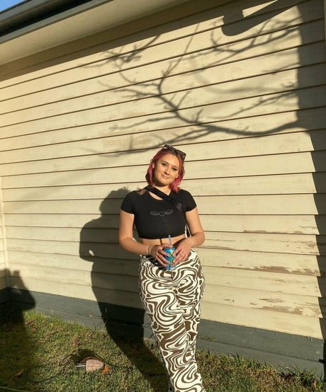 Zoe H high quality star gallery