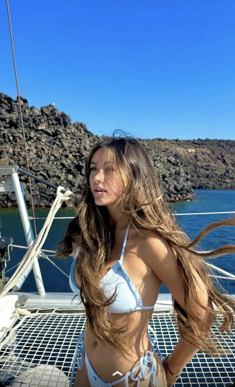 Zoe Ferguson star naked image