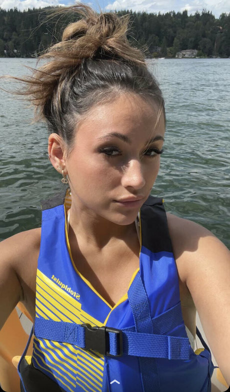 Zoe Ferguson star art pictures