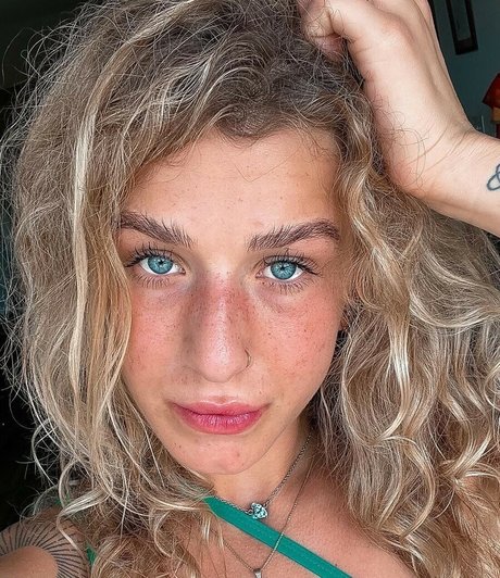 Zoe Elise Freedman sex model archive