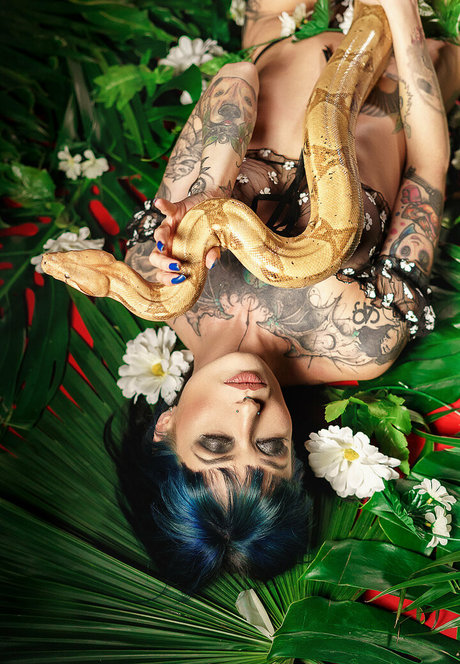 zoe cox nude star images