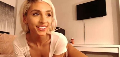 Zoe Carter pornstar adult image