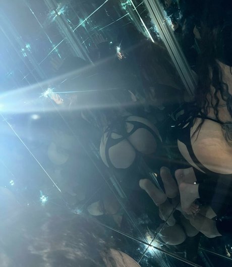 _estherng model nudes picture