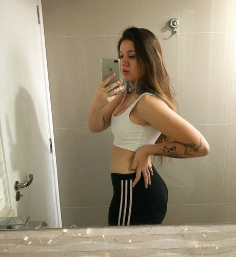 Elana Dara sex model gallery