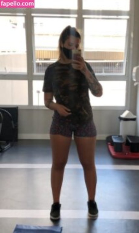 Elana Dara star top pictures