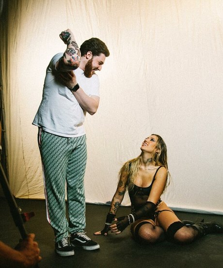 Elana Dara free model pics