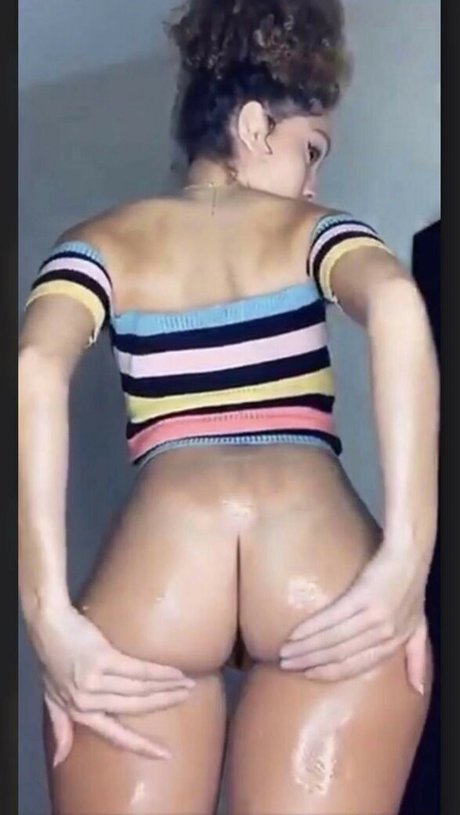 Anabella Carrasco star naked picture