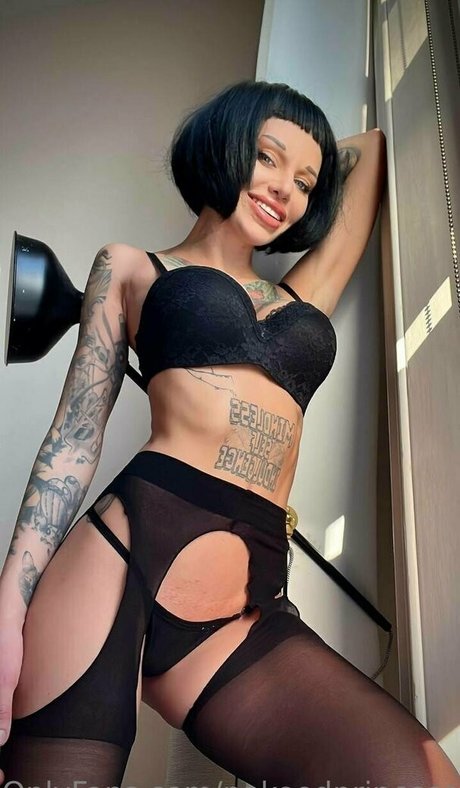 nakeedprincesss model pornographic images