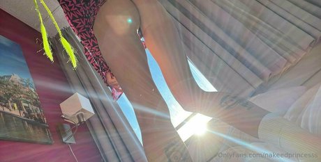 nakeedprincesss star pretty photos