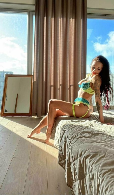 nakeedprincesss art model photo