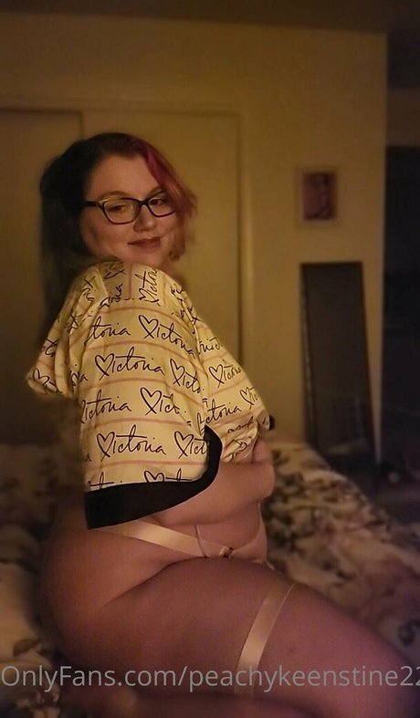 peachykeenstine22 model art photo