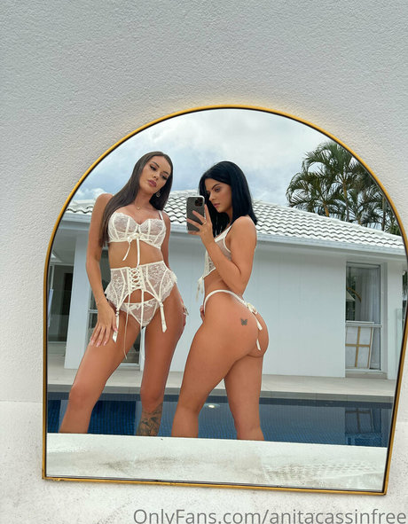 anitacassinfree sexy model galleries