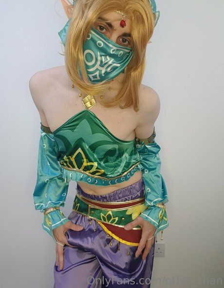 otter chan beautiful model img