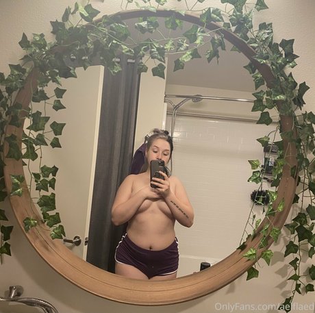 aelflaed model hot pictures