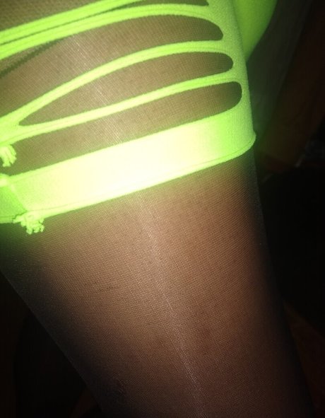 Besos model top photo