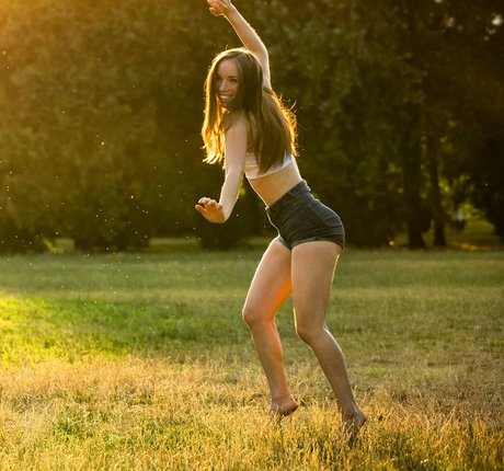 Nina love1 naked model pics