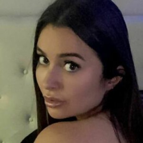 Emily Hurley naked actress img