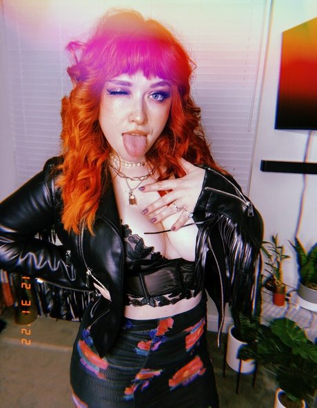 Koolysmiley model art photos