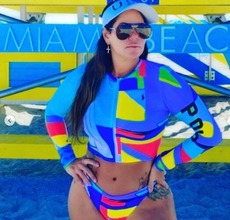 Coroa Gostosa nude star img