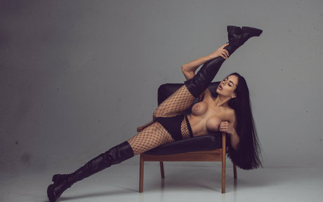 TinaKross nude star galleries