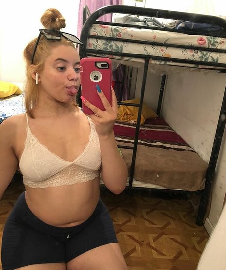 Sesy Dadoll adult model image