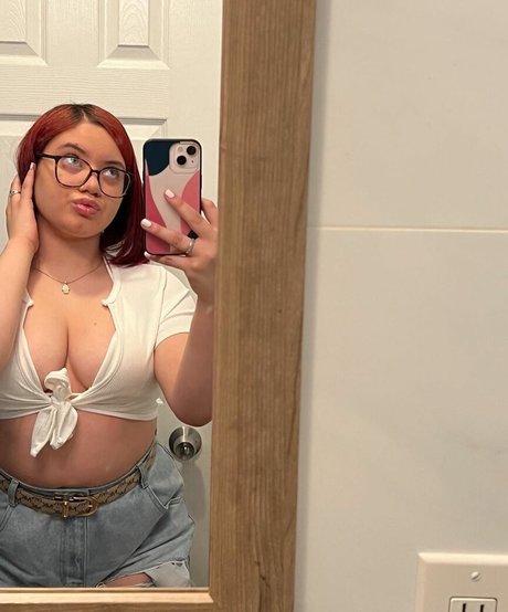 Sesy Dadoll pornstar pretty photo