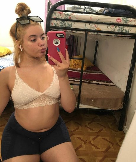 Sesy Dadoll pornstar archive