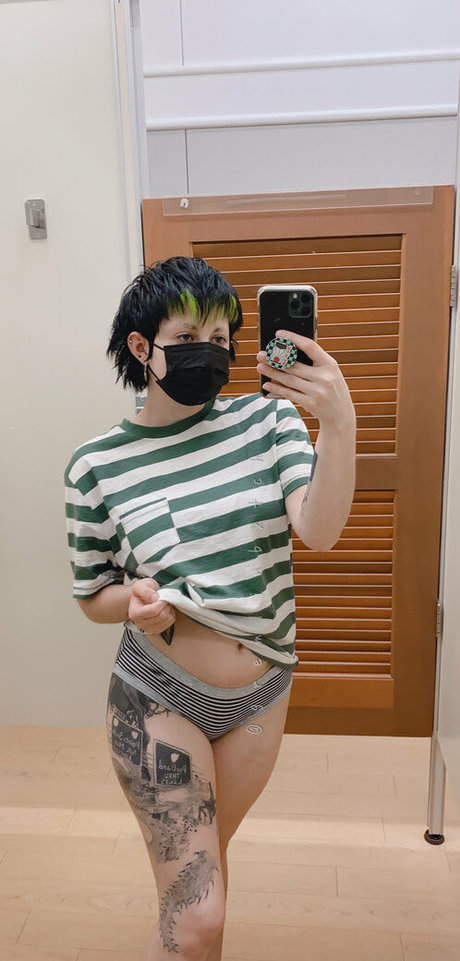 Gremlinbxtch pornstar naked pic