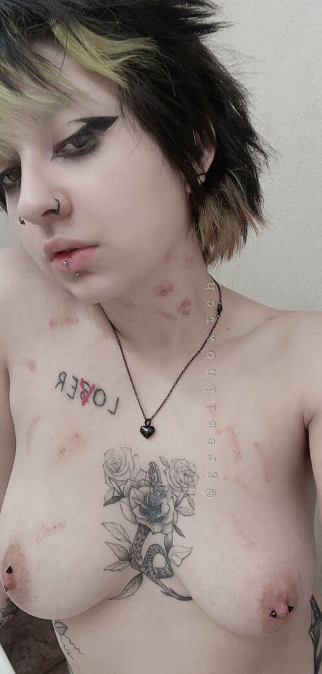 Gremlinbxtch pornstar beautiful photo