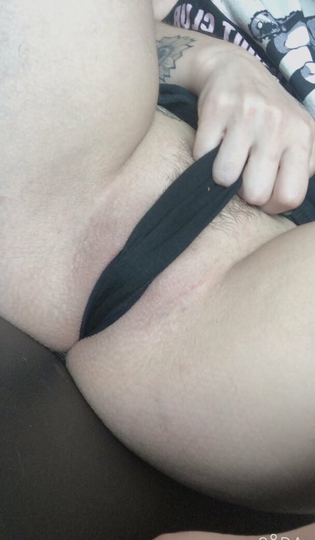 Gremlinbxtch naked model archive