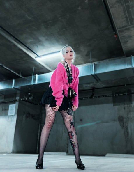 Anisa Jomha star hot images