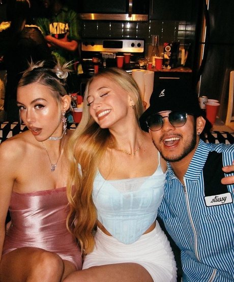 mom daughter onlyfans free nude image