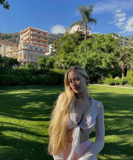 Sophia Diamond perfect actress images