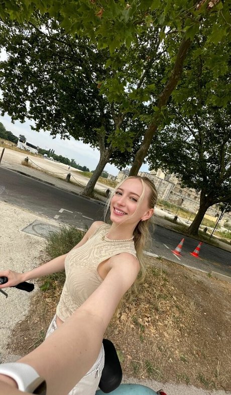 Sophia Diamond model high quality photo