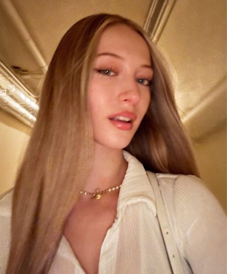 Sophia Diamond model sexy images