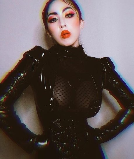 Maika Kamisusaki high quality actress photos