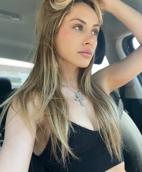 Angela Halili pornstar nice picture