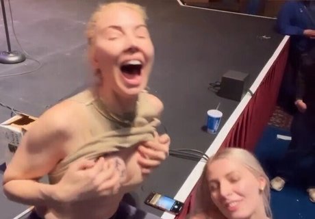 amateur lesbian onlyfans adult pictures