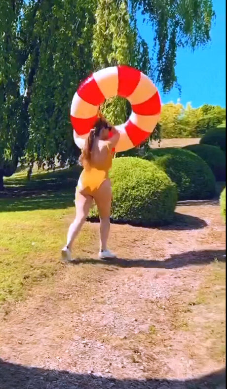 Kelly Brook pornstar sex photos