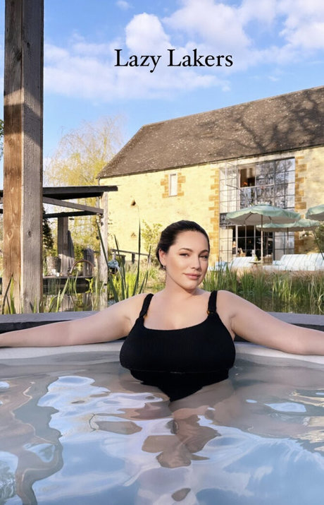 Kelly Brook hd star galleries