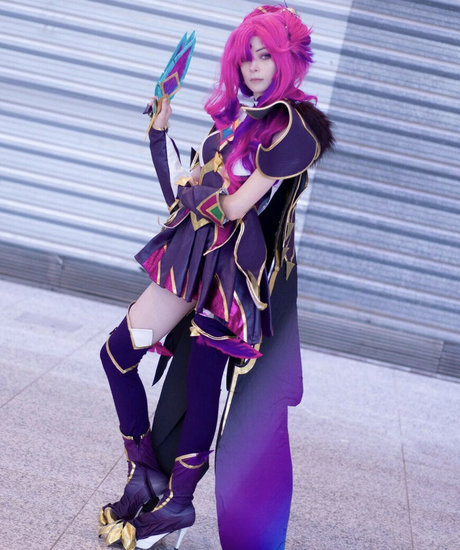 Pitayaq naked star images