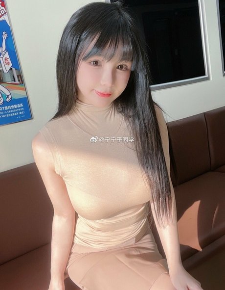 Aninnyan sexy model images